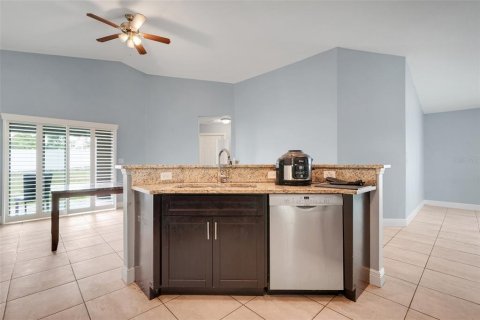 House in Kissimmee, Florida 4 bedrooms, 185.71 sq.m. № 1643071 - photo 12