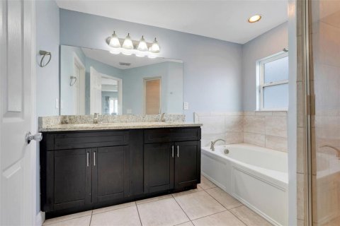 House in Kissimmee, Florida 4 bedrooms, 185.71 sq.m. № 1643071 - photo 19