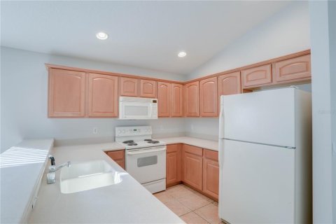 House in Orlando, Florida 4 bedrooms, 190.73 sq.m. № 2203040 - photo 11