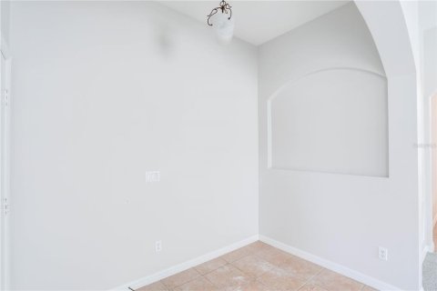 House in Orlando, Florida 4 bedrooms, 190.73 sq.m. № 2203040 - photo 8