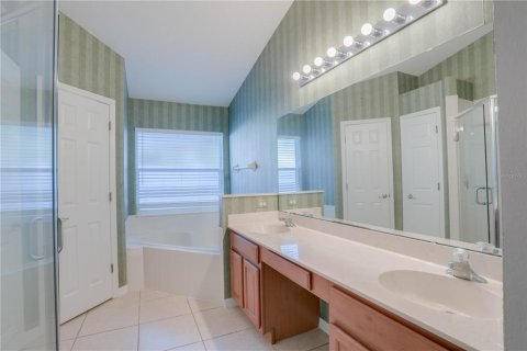 House in Orlando, Florida 4 bedrooms, 190.73 sq.m. № 2203040 - photo 29