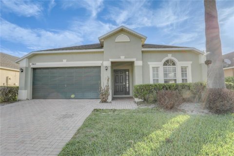 House in Orlando, Florida 4 bedrooms, 190.73 sq.m. № 2203040 - photo 2