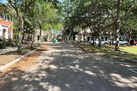 Townhouse in Miramar, Florida 2 bedrooms, 120.4 sq.m. № 1079797 - photo 1