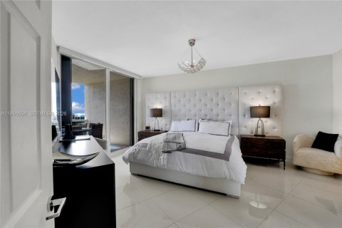 Condo in Fort Lauderdale, Florida, 2 bedrooms  № 2010404 - photo 30