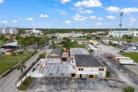 Купить коммерческую недвижимость в Хомстед, Флорида № 2034270 - фото 5