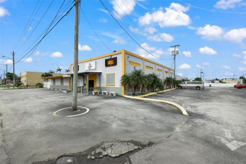 Купить коммерческую недвижимость в Хомстед, Флорида № 2034270 - фото 15