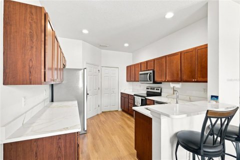 Townhouse in Port Orange, Florida 4 bedrooms, 182.09 sq.m. № 2312877 - photo 9