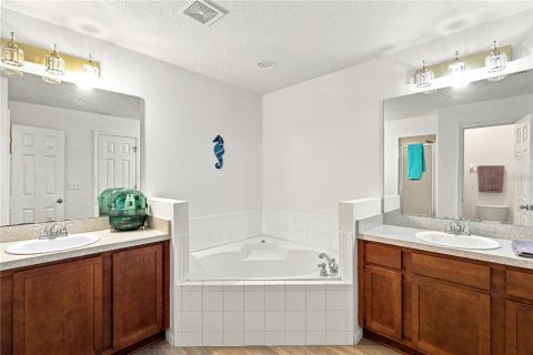 Townhouse in Port Orange, Florida 4 bedrooms, 182.09 sq.m. № 2312877 - photo 25