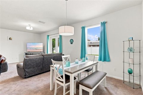 Townhouse in Port Orange, Florida 4 bedrooms, 182.09 sq.m. № 2312877 - photo 18