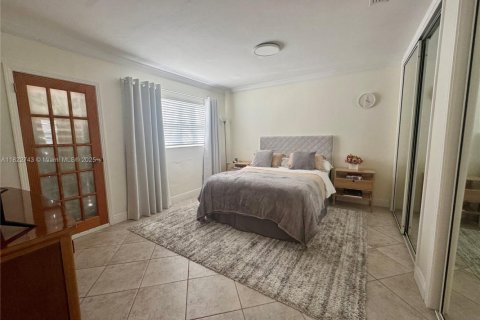 Condo in Lighthouse Point, Florida, 1 bedroom  № 1788798 - photo 10