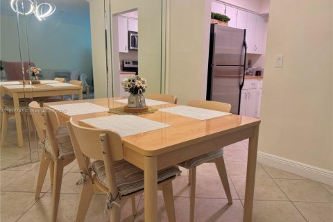 Condo in Lighthouse Point, Florida, 1 bedroom  № 1788798 - photo 6