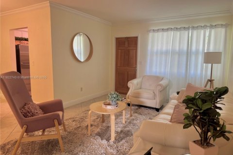 Condo in Lighthouse Point, Florida, 1 bedroom  № 1788798 - photo 2