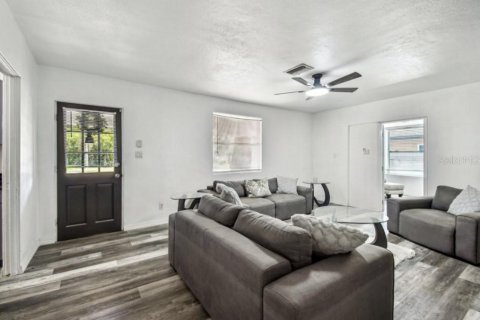 Casa en venta en Sarasota, Florida, 4 dormitorios, 204.38 m2 № 1722312 - foto 17