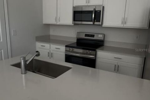 Townhouse in TOHOQUA in Kissimmee, Florida 3 bedrooms, 163.04 sq.m. № 1910530 - photo 4