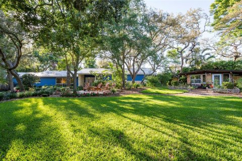 House in Clearwater, Florida 5 bedrooms, 340.21 sq.m. № 1717009 - photo 13