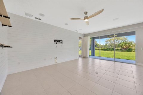 Villa ou maison à louer à Apollo Beach, Floride: 5 chambres, 250.28 m2 № 2399335 - photo 9
