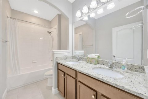 Villa ou maison à louer à Apollo Beach, Floride: 5 chambres, 250.28 m2 № 2399335 - photo 25