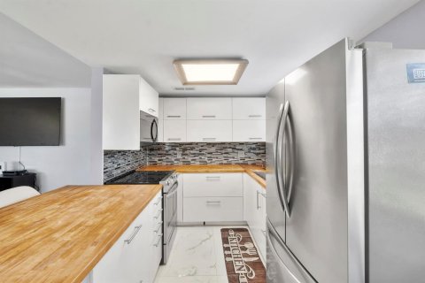 Купить кондоминиум в Дирфилд-Бич, Флорида 3 комнаты, 76.92м2, № 2082981 - фото 5