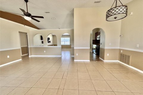 Villa ou maison à louer à Kissimmee, Floride: 3 chambres, 148.09 m2 № 2399380 - photo 3