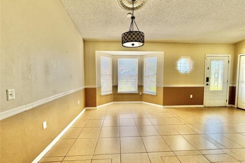 Villa ou maison à louer à Kissimmee, Floride: 3 chambres, 148.09 m2 № 2399380 - photo 4