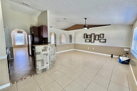 Villa ou maison à louer à Kissimmee, Floride: 3 chambres, 148.09 m2 № 2399380 - photo 6