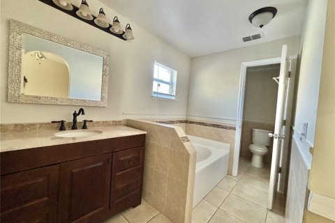 Villa ou maison à louer à Kissimmee, Floride: 3 chambres, 148.09 m2 № 2399380 - photo 13