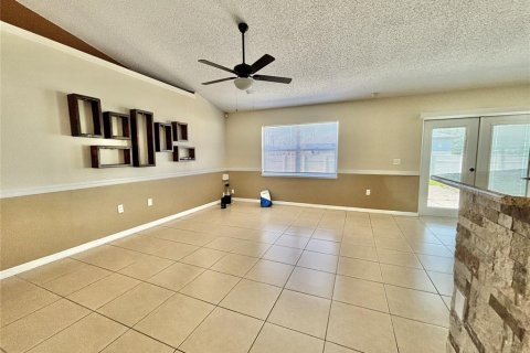 Villa ou maison à louer à Kissimmee, Floride: 3 chambres, 148.09 m2 № 2399380 - photo 7