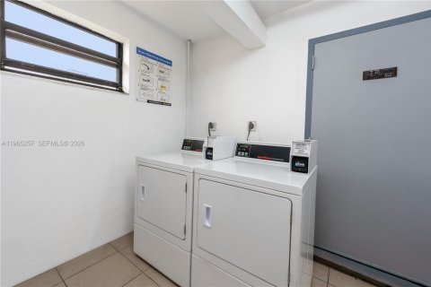 Condominio en alquiler en Sunny Isles Beach, Florida, 2 dormitorios, 95.78 m2 № 2026917 - foto 15