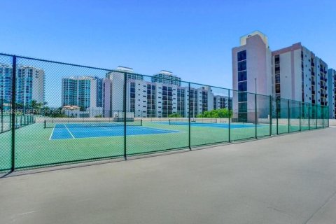 Condominio en alquiler en Sunny Isles Beach, Florida, 2 dormitorios, 95.78 m2 № 2026917 - foto 22