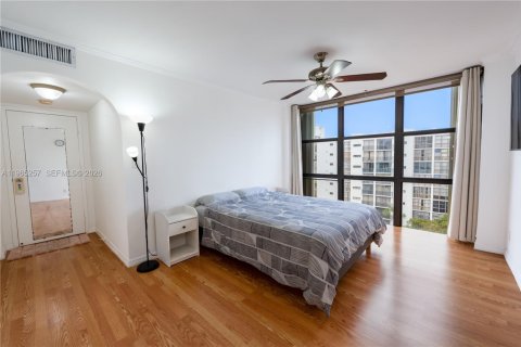 Condominio en alquiler en Sunny Isles Beach, Florida, 2 dormitorios, 95.78 m2 № 2026917 - foto 4