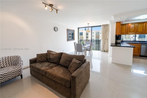 Condominio en alquiler en Sunny Isles Beach, Florida, 2 dormitorios, 95.78 m2 № 2026917 - foto 8