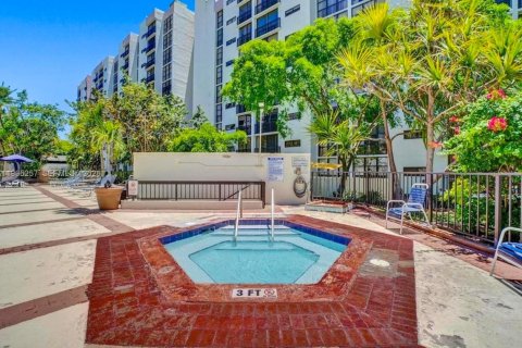 Condominio en alquiler en Sunny Isles Beach, Florida, 2 dormitorios, 95.78 m2 № 2026917 - foto 21