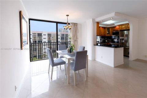Condominio en alquiler en Sunny Isles Beach, Florida, 2 dormitorios, 95.78 m2 № 2026917 - foto 6