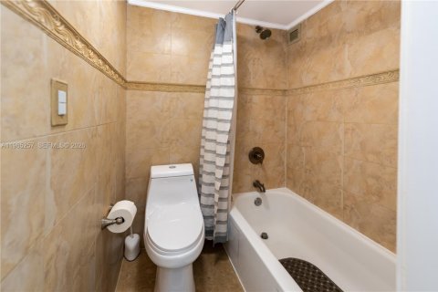 Condominio en alquiler en Sunny Isles Beach, Florida, 2 dormitorios, 95.78 m2 № 2026917 - foto 28