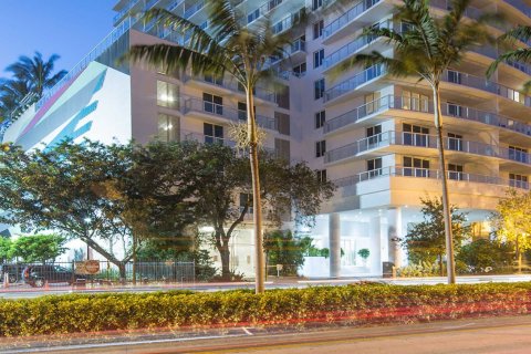 Apartamento en venta en Miami, Florida, 2 dormitorios, 92 m2 № 60539 - foto 1