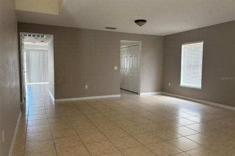 Casa en venta en Davenport, Florida, 4 dormitorios, 280.01 m2 № 2227453 - foto 9
