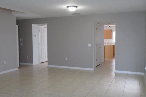 Casa en venta en Davenport, Florida, 4 dormitorios, 280.01 m2 № 2227453 - foto 10