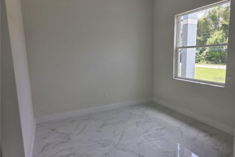 House in Fort Myers, Florida 4 bedrooms, 218.97 sq.m. № 2198047 - photo 11