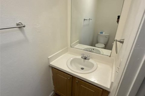 Condominio en alquiler en Orlando, Florida, 3 dormitorios, 154.22 m2 № 2093981 - foto 2