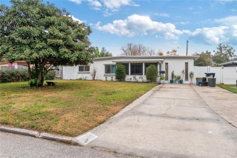 Casa en venta en Orlando, Florida, 4 dormitorios, 154.4 m2 № 1552048 - foto 1