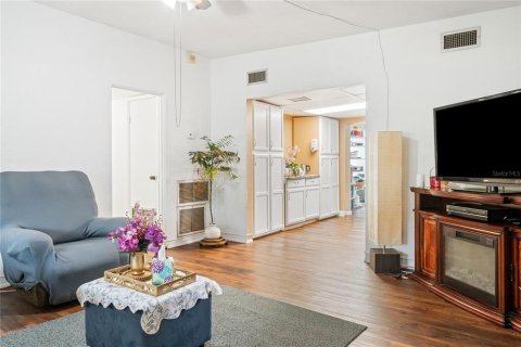 Casa en venta en Orlando, Florida, 4 dormitorios, 154.4 m2 № 1552048 - foto 6