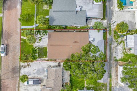 House in Gulfport, Florida 3 bedrooms, 104.05 sq.m. № 1911900 - photo 25