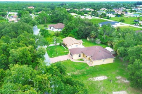 House in North Port, Florida 3 bedrooms, 182.65 sq.m. № 1642987 - photo 9