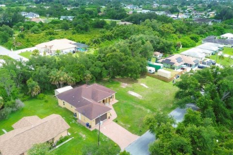 House in North Port, Florida 3 bedrooms, 182.65 sq.m. № 1642987 - photo 4