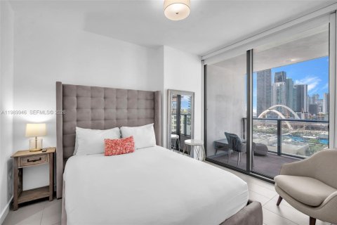 Condominio en alquiler en Miami, Florida, 2 dormitorios, 81.75 m2 № 2057808 - foto 16