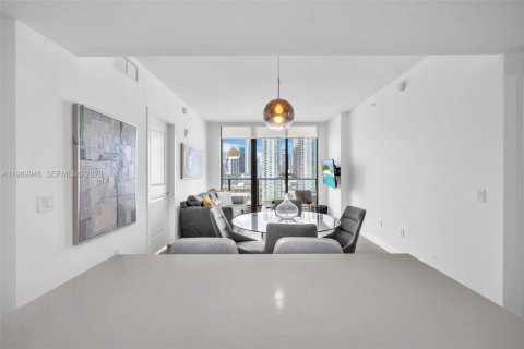 Condominio en alquiler en Miami, Florida, 2 dormitorios, 81.75 m2 № 2057808 - foto 7