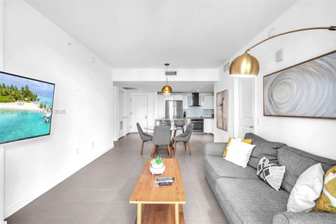 Condominio en alquiler en Miami, Florida, 2 dormitorios, 81.75 m2 № 2057808 - foto 12