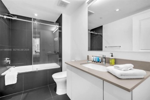 Condominio en alquiler en Miami, Florida, 2 dormitorios, 81.75 m2 № 2057808 - foto 20