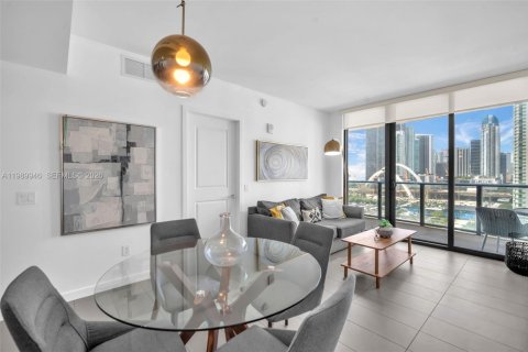 Condominio en alquiler en Miami, Florida, 2 dormitorios, 81.75 m2 № 2057808 - foto 8