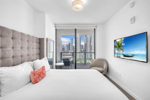 Condominio en alquiler en Miami, Florida, 2 dormitorios, 81.75 m2 № 2057808 - foto 17